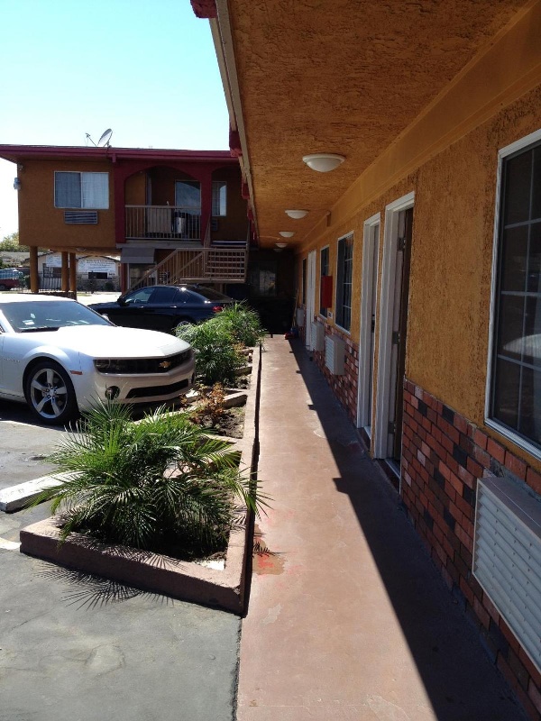 Hyde Park Motel image 3